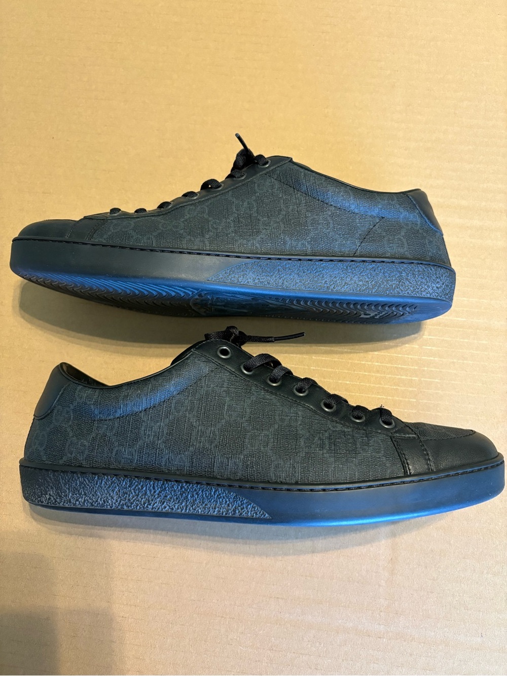GUCCI - Tessuto GG Supreme/Microsoft Men's Black Low-Top Sneakers